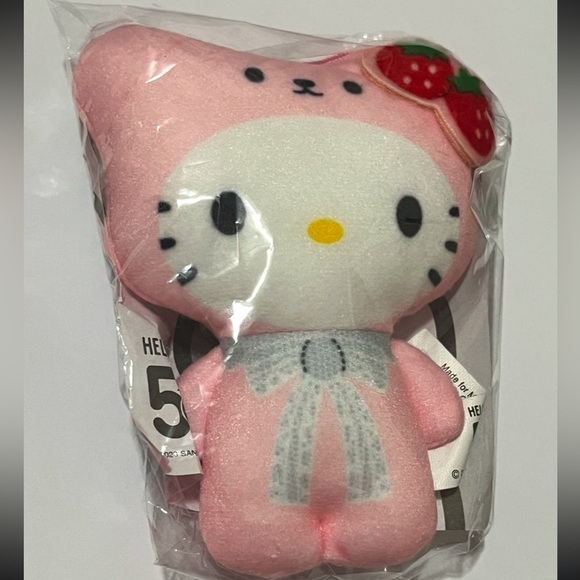 Hello Kitty Strawberry 50th Anniversary Japan McDonald’s Mini Plush - Picture 3 of 5